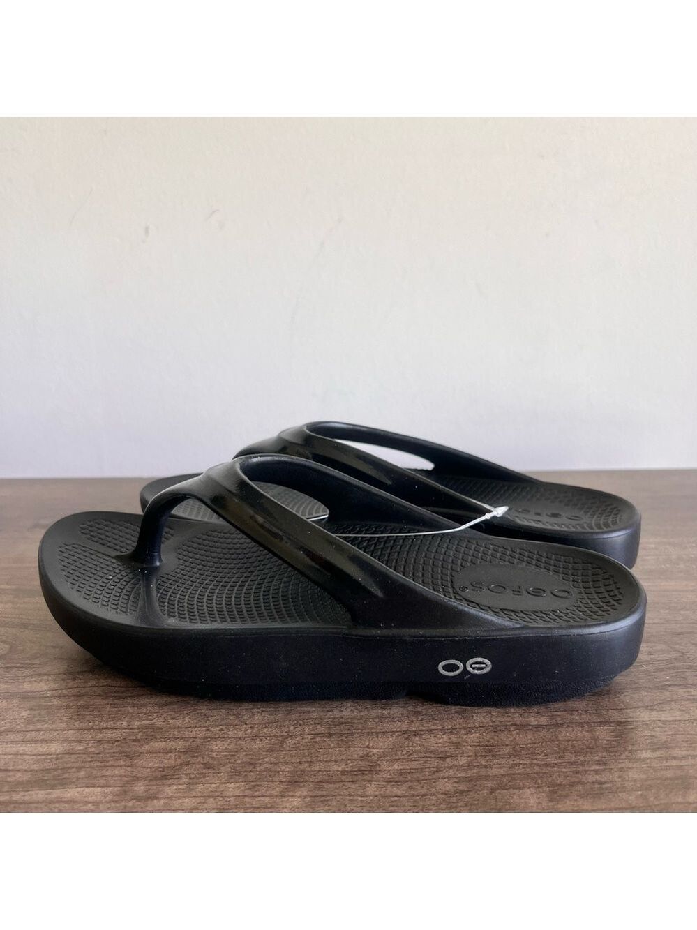 Oofos OOLaLa Women's Black Recovery Sandal Size 6 - Picture 4 of 8